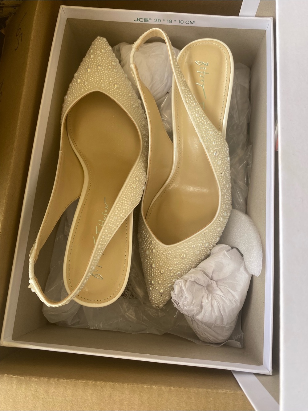 Betsy Johnson SB-Clark ivory heels